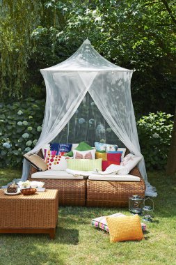 Ev eşyaları ve sandalye konsepti, yeşil ve nesne tarzı.