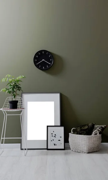 Mur Vert Bureau Chaise Cadre Style Horloge Décoration — Photo