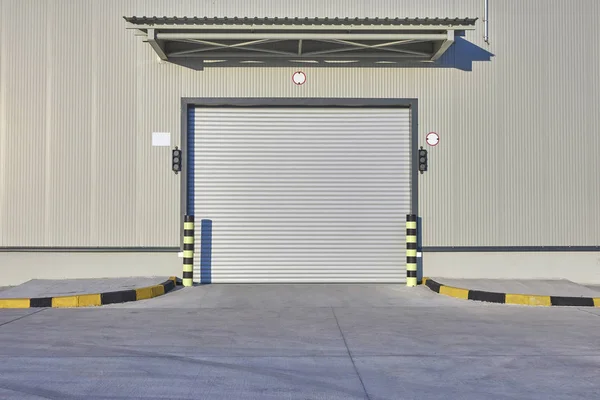 Deklanşör kapı veya haddeleme kapı kırmızı renk, yeni fabrika şantiye 