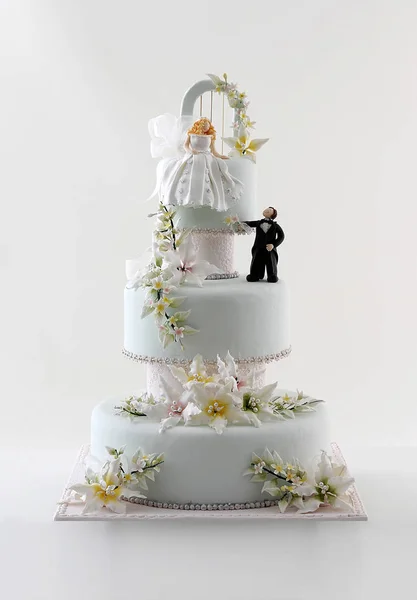 Arka Plan Üzerinde Güzel Düğün Pastası — Stok fotoğraf