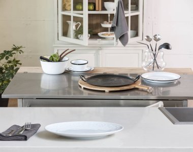 Modern mutfak aksesuarları, iç tasarım ile tablo ile Modern arka plan