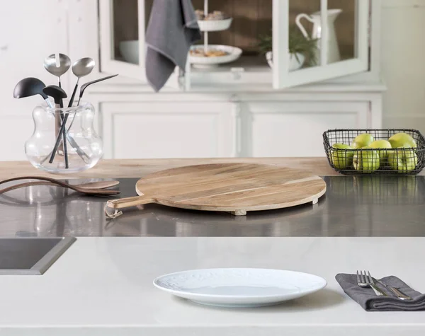 Pozadí Moderní Tabulkou Moderním Kuchyňským Příslušenstvím Design Interiérů — Stock fotografie