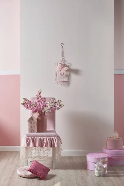 Różowe Białe Ściany Dekoracyjne Wnętrz Kwiatami Pokój Domu Dzieci Projektowanie — Zdjęcie stockowe