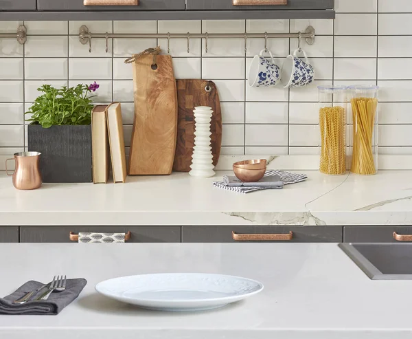 Sfondo Moderno Con Tavolo Con Accessori Cucina Moderni Interior Design — Foto Stock