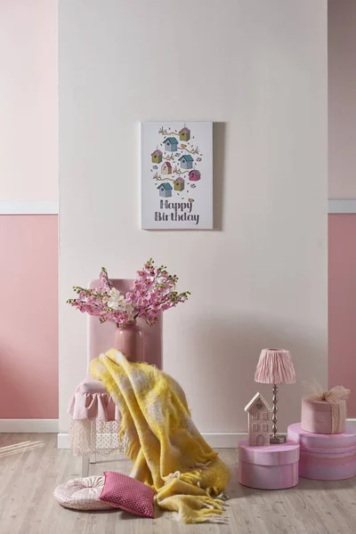 Рожевий Біла Стіна Декоративний Дизайн Інтер Єру Квітами Дому Дитячої — стокове фото