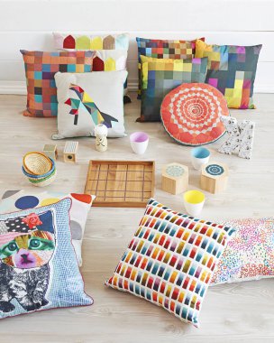 Lamba koltuğu ile dekoratif natürmort konsept, farklı stil arka plan.