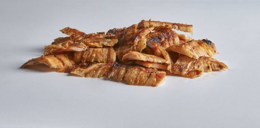 Beyaz arka plan üzerinde yalıtılmış döner