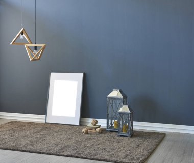 Dekoratif oturma odası duvarı, saat, lamba, halı, vazo, bitki ve çerçeve..