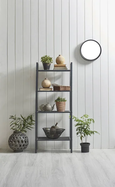 Nieuwe Moderne Plank Achter Natuurlijke Witte Houten Muur Verticale Stijl — Stockfoto