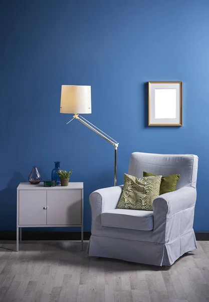 Quarto Azul Parede Sofá Quadro Mesa Trabalho Poltrona Decoração Armário — Fotografia de Stock