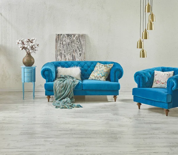 Canapé Turquoise Dans Salon Classique Avec Parquet Style Intérieur — Photo