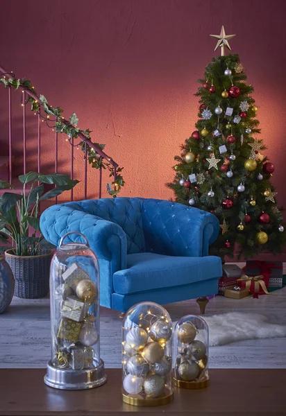 Όμορφο Χριστουγεννιάτικο Δέντρο Στο Δωμάτιο Concept Σπίτι Νέο Έτος Αξεσουάρ — Φωτογραφία Αρχείου