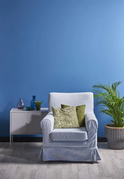 Quarto Azul Parede Sofá Quadro Mesa Trabalho Poltrona Decoração Armário — Fotografia de Stock