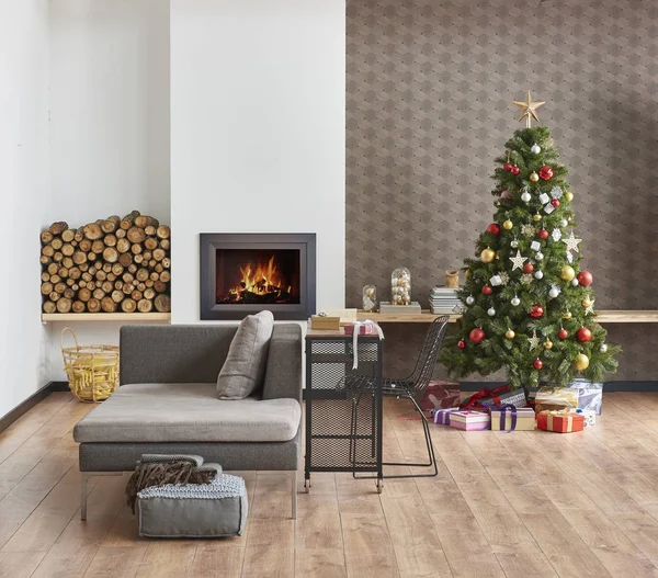 Salón Navidad Con Abeto Chimenea Sofá Azul — Foto de Stock