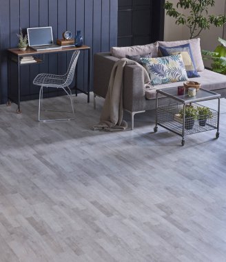 Modern oturma odası kanepesi ev aksesuarı dekoratif çerçeve lambası, yaşam hala, duvar arka planı.