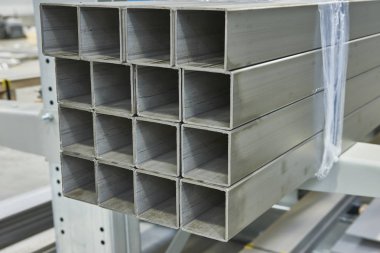 Metal çelik profil . Sanayi üretimi