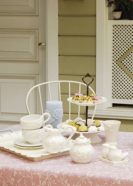 tatlılar ve modern dekorasyon ile ev tarzıkutlama 