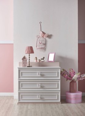 pembe beyaz duvar ve ev ve çocuk odası için dekoratif iç tasarım, yatak odası için tasarımlar