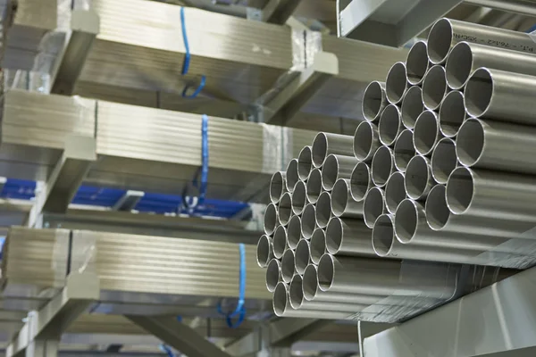 Metal çelik profil . Sanayi üretimi