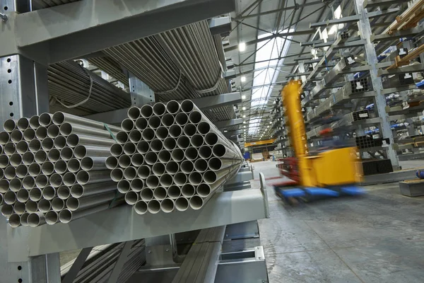 Metal çelik profil . Sanayi üretimi