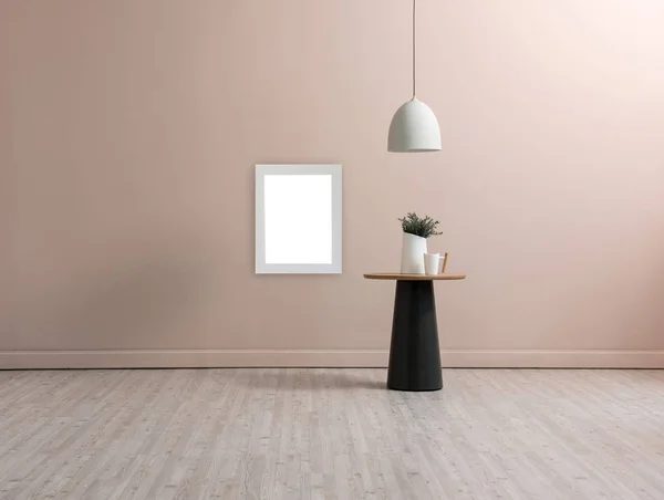 壁とコンセプトインテリアルーム 装飾ランプ テーブルオブジェクト — ストック写真