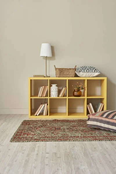 Quarto Interior Moderno Com Mobiliário Agradável Dentro Livros — Fotografia de Stock