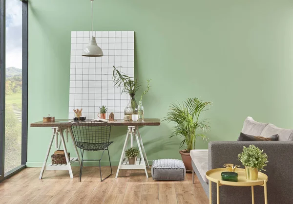 Mint Wand Und Wohnzimmer Graues Sofa Mit Tisch Und Pflanzenvase — Stockfoto