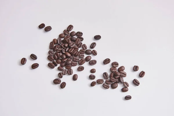 Kaffebönor Närbild Vit Bakgrund Och Isolerade — Stockfoto
