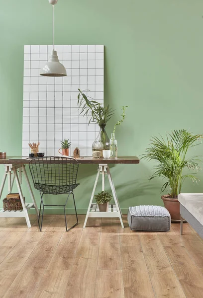 Mint Wand Und Wohnzimmer Graues Sofa Mit Tisch Und Pflanzenvase — Stockfoto