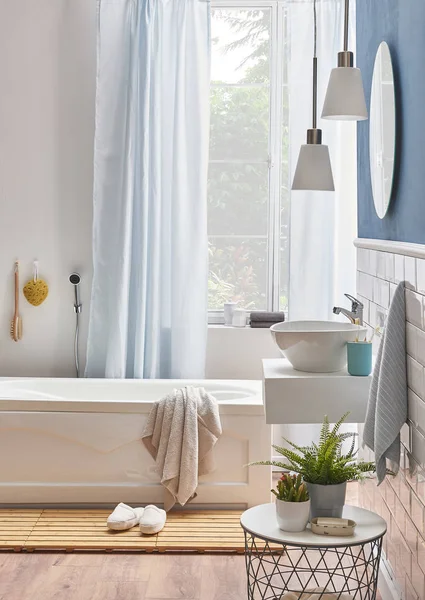 White Blue Wall Decoration White Ceramic Sink Style Bath Room — стоковое фото