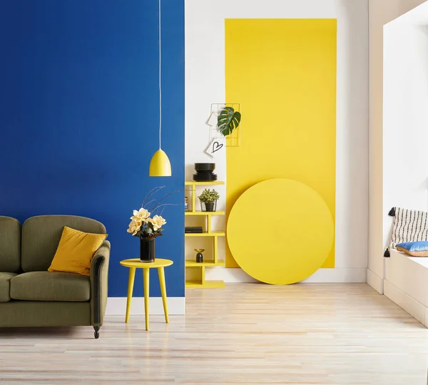 现代家居 蓝色和黄色墙壁背景 家居装修风格 — 图库照片