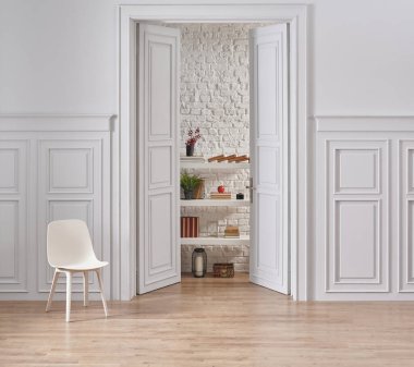 Odaya beyaz klasik duvar arka planı, tuğla duvar ve raf mutfak tarzı.