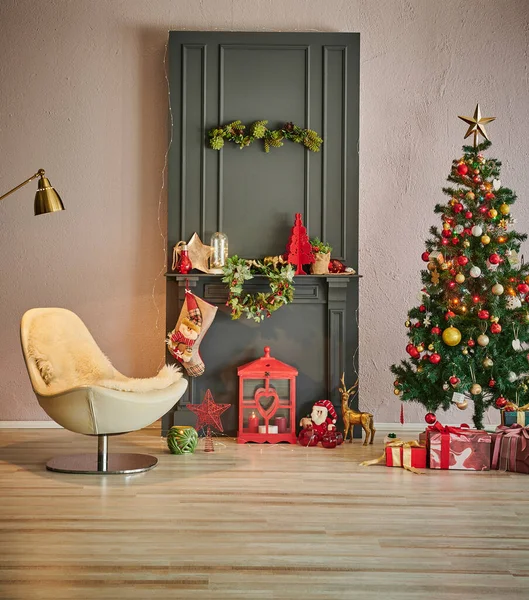 Moderne Kerstkamer Grijze Klassieke Open Haard Dennenboom Rieten Tapijt Witte — Stockfoto