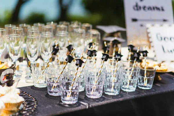 gözlük payet bir tablo ile