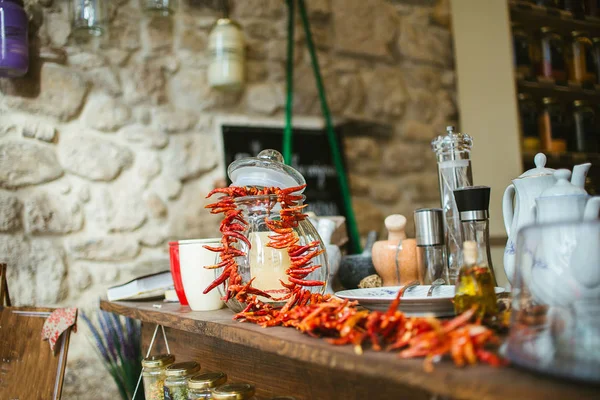 Mason kavanoza serin biber ile