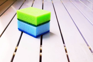 Yıkanmaya hazır. İki sünger.