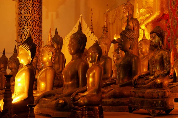 Boeddhabeelden Wat Chedi Luang Chiang Mai Thailand — Stockfoto