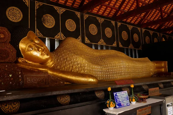 Zlaté Ležícího Buddhy Wat Chedi Luang Chiang Mai Thajsko — Stock fotografie