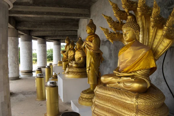 Estátuas Buda Ouro Templo Grande Buda Phuket Tailândia — Fotografia de Stock