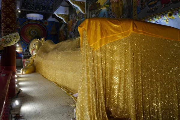 Zlatá Zahalená Buddha Wat Phra Pan Chiang Mai Thajsko — Stock fotografie