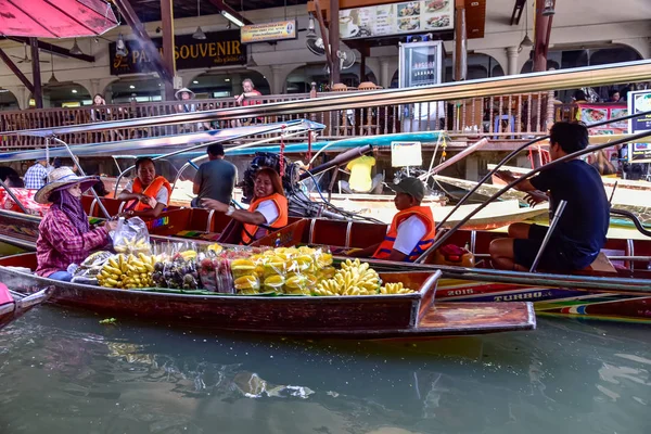 Ratchaburi Tailandia Septiembre 2018 Mercado Flotante Damnoen Saduak Las Famosas —  Fotos de Stock