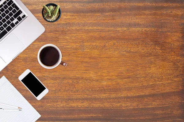 Mesa Escritorio Oficina Moderna Madera Con Computadora Portátil Teléfono Inteligente — Foto de Stock