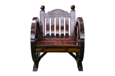 Tahta sandalye kırpma yolu olan beyaz arkaplanda izole edildi 