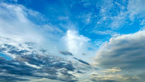 Time Lapse Βίντεο Όμορφα Κινούμενα Σύννεφα Και Μπλε Φόντο Του — Αρχείο Βίντεο