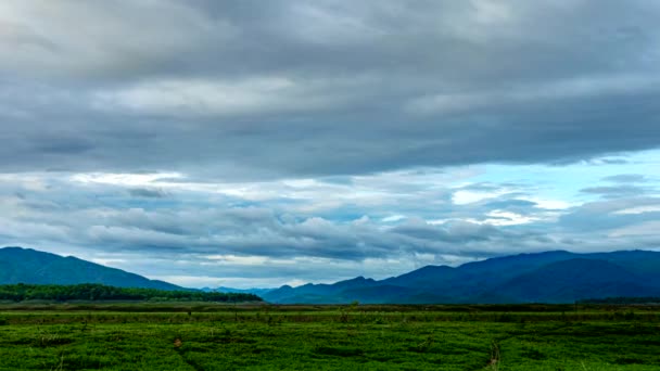 Time Lapse Video Beautiful Moving Clouds Blue Sky Mountains Footage — Stock Video