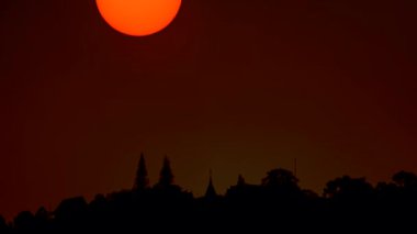 4k video zaman aşımı, Phra üzerinde güzel gün batımı Doi Suthep tapınağı Tayland, Chiang Mai 'nin dönüm noktasıdır..