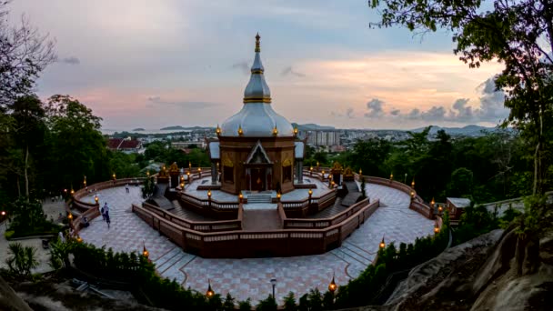 Buddyści Robiący Procesję Przy Świecach Wokół Pagody Świątyni Tajlandia Time — Wideo stockowe