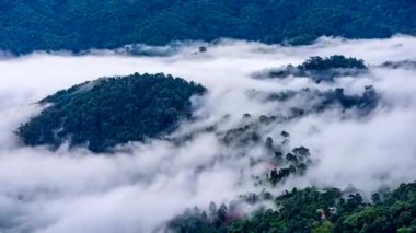 Time Lapse video 4k, Misty ile güzel bir manzara sabah doğumu Doi Mon Ngao bakış açısı, Chiang Mai kuzey Tayland