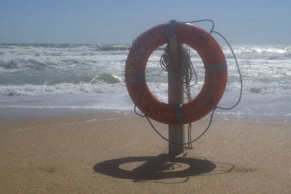 Feodosia Crimea Ukrajna Szeptember 2019 Golden Beach Lifebuoy Orange Pole — Stock Fotó