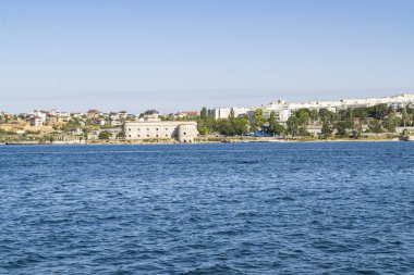 Sivastopol, Kırım, Rusya-12 Eylül 2019 Sivastopol Körfezi, denizden şehir manzarası.